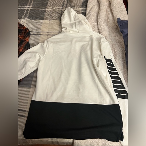 Never worn Puma hoodie - Picture 3 of 5